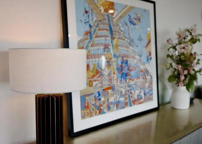 Skyline Serenity Luxe Suite-Private Room